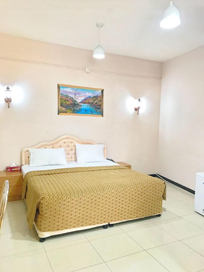 Al Hadow Hotel Muskat Bagian luar foto